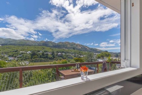 Photo of property in 51 Handyside Street, Tawa, Wellington, 5028