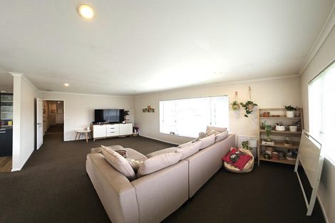 Photo of property in 93a Taylor Terrace, Tawa, Wellington, 5028
