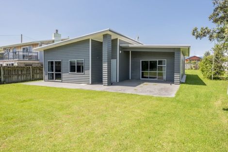 Photo of property in 38 Rua Avenue, Waitarere Beach, Levin, 5510