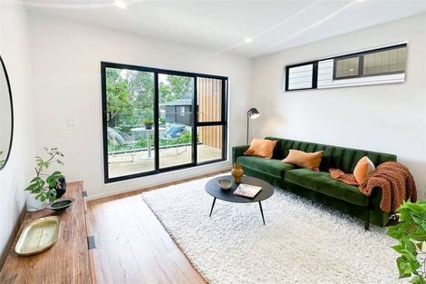 Photo of property in 10/9 Schnapper Rock Road, Greenhithe, Auckland, 0632