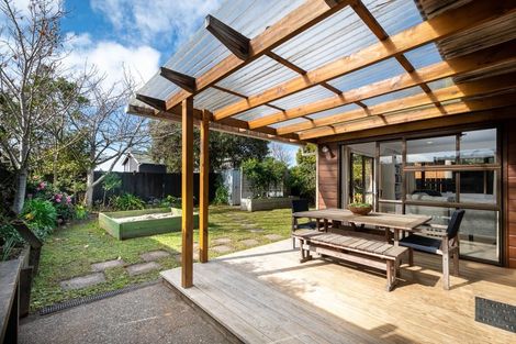 Photo of property in 1/11 Javelin Place, West Harbour, Auckland, 0618