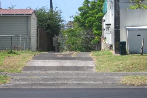 Photo of property in 295 Glenfield Road, Glenfield, Auckland, 0629