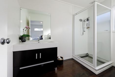 Photo of property in 50a Godley Road, Green Bay, Auckland, 0604