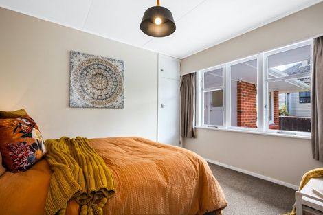 Photo of property in 15 Handyside Street, Tawa, Wellington, 5028