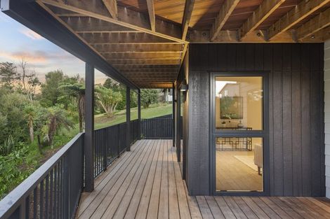 Photo of property in 54a Awaroa Road, Sunnyvale, Auckland, 0612