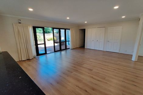 Photo of property in 8 Hattaway Avenue, Bucklands Beach, Auckland, 2012