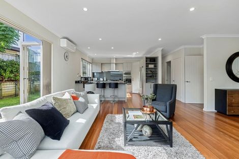 Photo of property in 12 Bur Oak Terrace, Schnapper Rock, Auckland, 0632