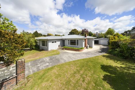 Photo of property in 583 Featherston Street, Roslyn, Palmerston North, 4414
