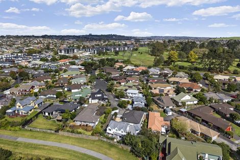 Photo of property in 1/20 Solana Court, Botany Downs, Auckland, 2010