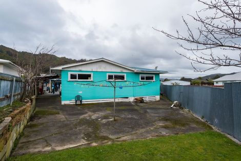 Photo of property in 3 Ruthven Road, Wainuiomata, Lower Hutt, 5014