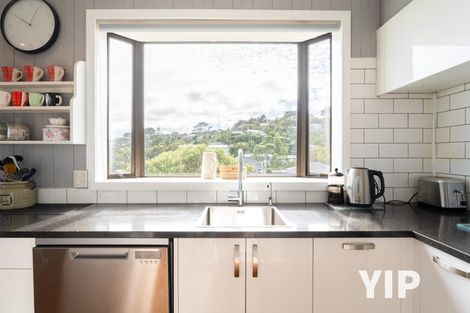Photo of property in 20 Lyndfield Lane, Newlands, Wellington, 6037