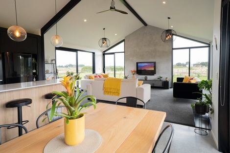 Photo of property in 450 Waitara Road, Huirangi, New Plymouth, 4373