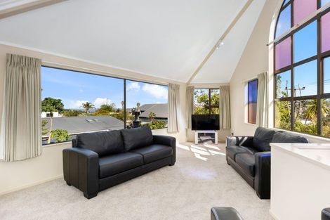 Photo of property in 2/953 Beach Road, Torbay, Auckland, 0630