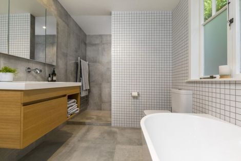 Photo of property in 14 Handley Avenue, Narrow Neck, Auckland, 0624