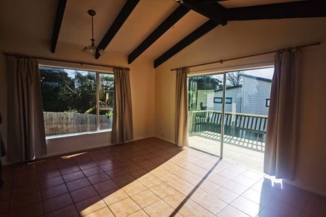 Photo of property in 14 Cron Avenue, Te Atatu South, Auckland, 0610