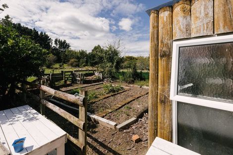 Photo of property in 40 Turitea Road, Fitzherbert, Palmerston North, 4472