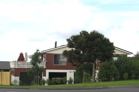 Photo of property in 8 Widmore Drive, Massey, Auckland, 0614