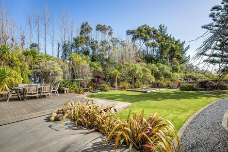 Photo of property in 21 Paekakariki Hill Road, Pauatahanui, Porirua, 5381