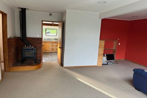 Photo of property in 14 Taungata Road, York Bay, Lower Hutt, 5013