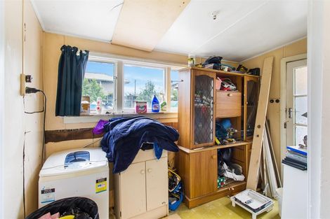 Photo of property in 12 Rhodes Street, Waimate, 7924