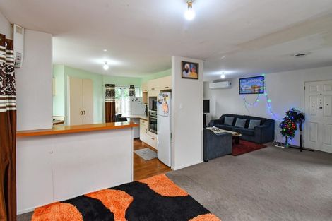 Photo of property in 2/20 Ross Martin Court, Conifer Grove, Takanini, 2112