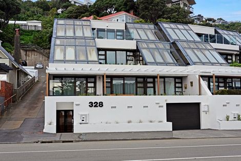 Photo of property in 2/328 Oriental Parade, Oriental Bay, Wellington, 6011