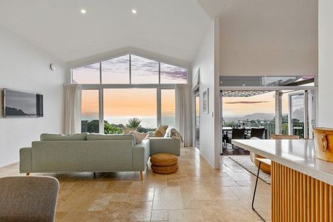 Photo of property in 77 Waitea Road, Muriwai, 0881