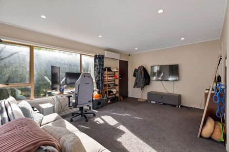 Photo of property in 2 Metcalfe Road, Henderson, Auckland, 0610