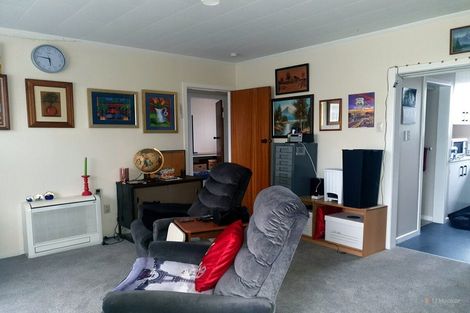 Photo of property in 2/90 Avenue Road, West End, Timaru, 7910