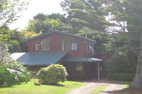 Photo of property in 44 Fairmount Road, Titirangi, Auckland, 0604