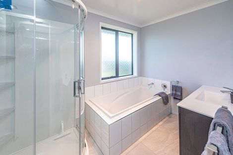 Photo of property in 23 Golf Vue Place, Castlecliff, Whanganui, 4501