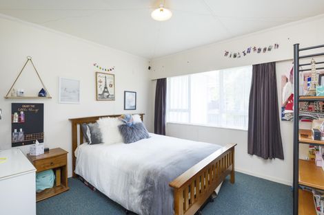 Photo of property in 27 Pinedale Parade, Milson, Palmerston North, 4414