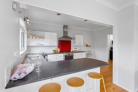 Photo of property in 9 Moana Road, Paraparaumu, 5032