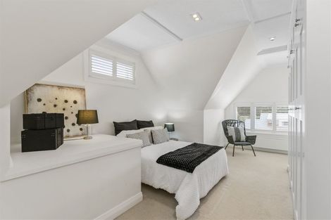 Photo of property in 120 Trelissick Crescent, Ngaio, Wellington, 6035