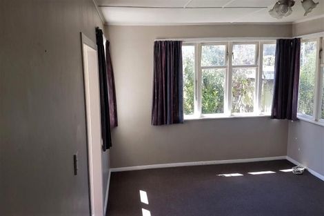 Photo of property in 33 Jillett Street, Titahi Bay, Porirua, 5022