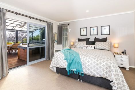 Photo of property in 20 Botanical Heights Drive, Waipahihi, Taupo, 3330