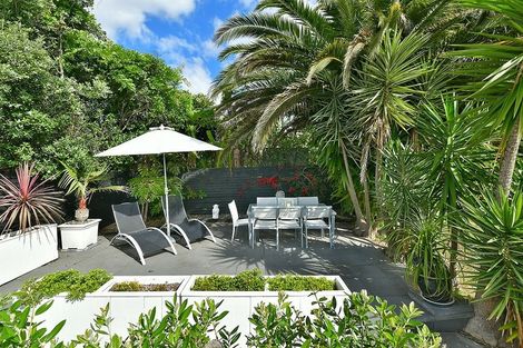 Photo of property in 21 Beach Road, Manly, Whangaparaoa, 0930