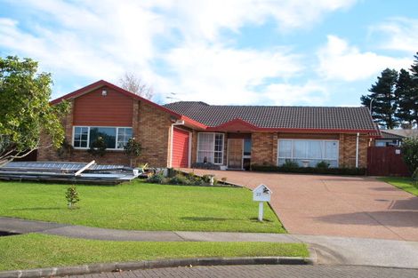 Photo of property in 22 Pajaro Place, Golflands, Auckland, 2013