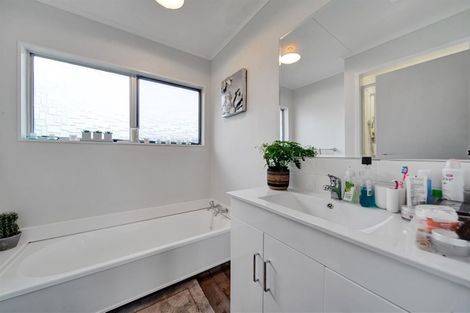 Photo of property in 1 Penrod Drive, Bell Block, New Plymouth, 4312