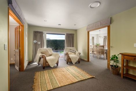 Photo of property in 4 Hemingford Place, Halswell, Christchurch, 8025