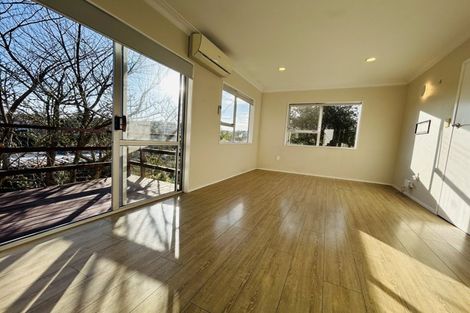 Photo of property in 15 Lyford Crescent, Sunnynook, Auckland, 0620