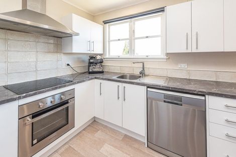 Photo of property in 24 Burns Street, Tawhero, Whanganui, 4501