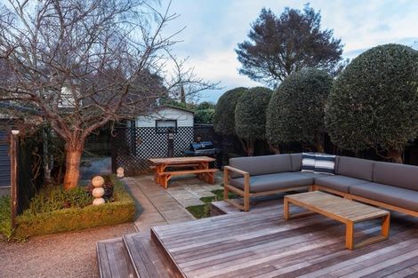 Photo of property in 216 Springfield Road, St Albans, Christchurch, 8014