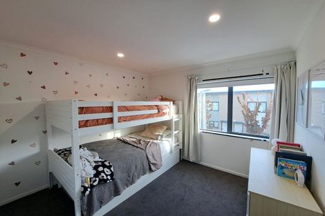 Photo of property in 8 Pangu Way, Mangere, Auckland, 2022