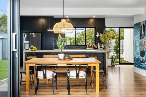 Photo of property in 1 Grey Street, Bay View, Napier, 4104