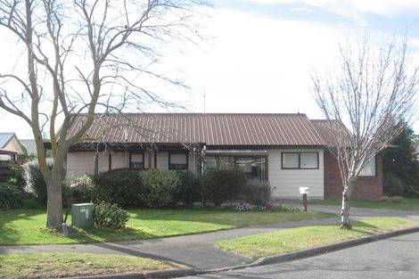 Photo of property in 42 Whiting Crescent, Greenmeadows, Napier, 4112