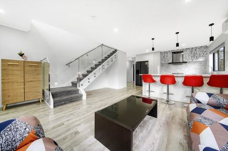 Photo of property in 14a Cairnsvale Rise, Manurewa, Auckland, 2105