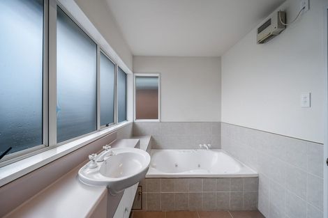 Photo of property in 48b Steadman Road, Broomfield, Christchurch, 8042