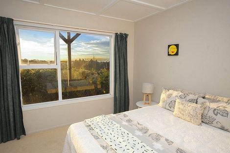 Photo of property in 50 Balmain Road, Chatswood, Auckland, 0626