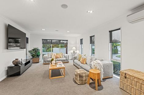 Photo of property in 43 Oakgrove Drive, Rangiora, 7400